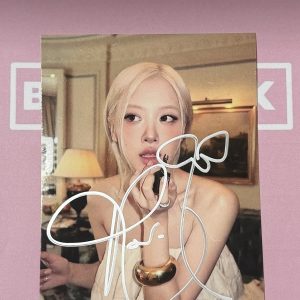 BLACKPINK Rosé Signed Photo 03