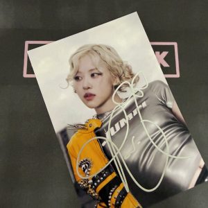 BLACKPINK Rosé Signed Photo 08